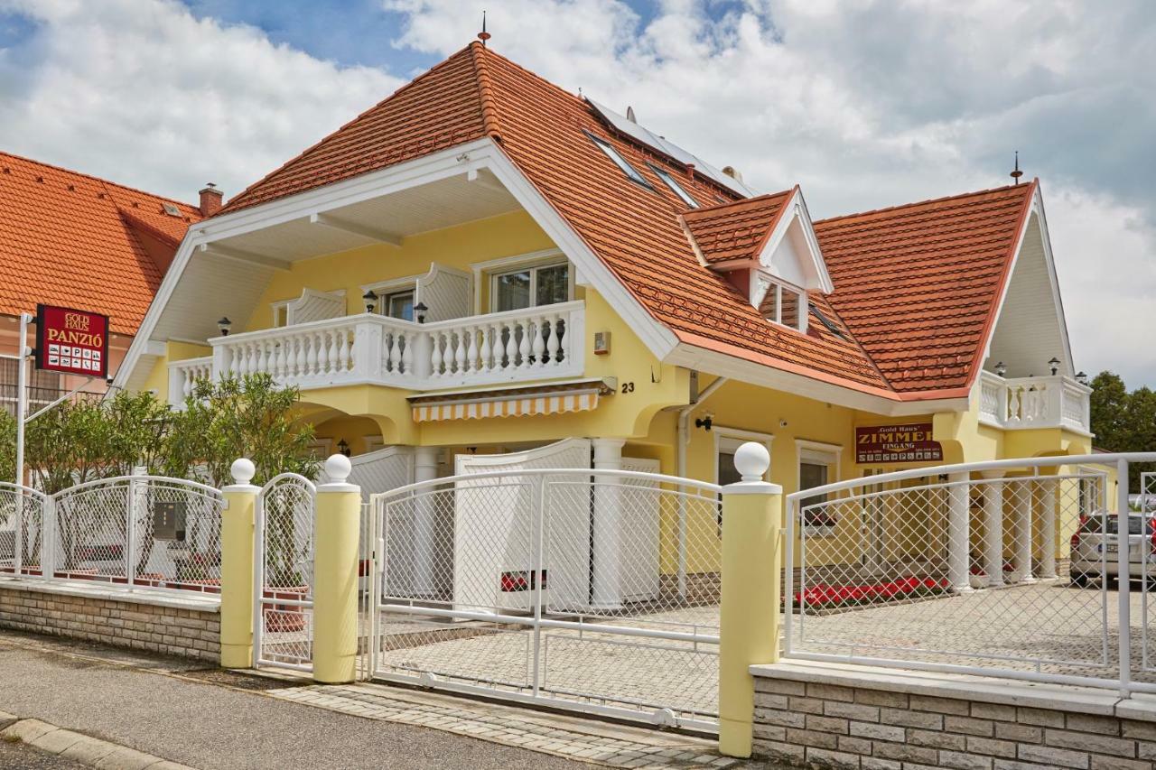 Gold House Pension Балатонфюред Екстер'єр фото